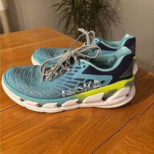 Hoka Vanquish 3 Women’s 8.5 Running Shoes